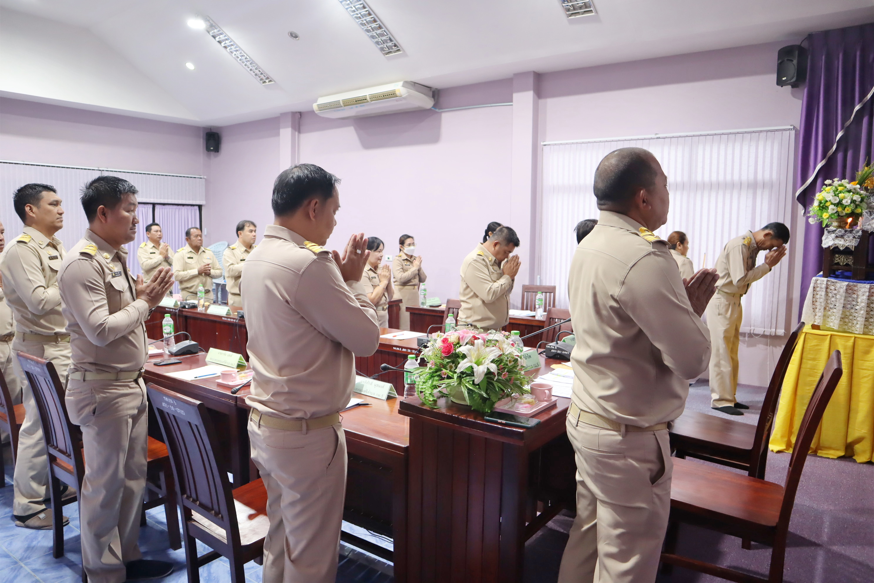 เทศบาลตำบล กม.5 จัดการประชุมสภาสมัยประชุมวิสามัญ สมัยที่ 1 ประจำปี พ.ศ.2568